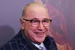 Евгению Петросяну потребовалась экстренная помощь врачей из-за проблем с дыханием