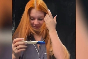 «Долгожданный сюрприз»: Трусова показала видео эмоциональной реакции на новость о беременности