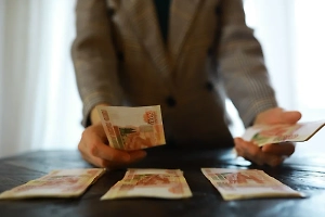 Россиянам назвали четыре категории мелких трат, которые делают дыры в бюджете