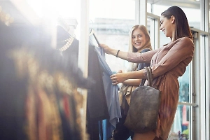 Круговорот идей и стилей: Россиянам объяснили, почему мода циклична