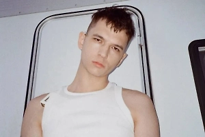 Рэпер VACÍO тусит с транс-блогером* и племянником Рыжего из «Иванушек» в Париже