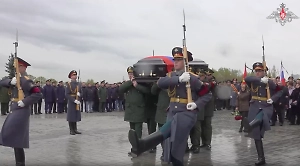 Венок от Путина, «Тигр» и залпы в небо: Убитого генерала Москалика похоронили с почестями