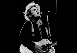 В возрасте 66 лет умер вокалист рок-группы The Alarm Майк Питерс