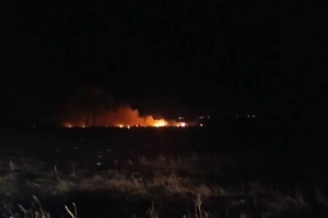 Очевидцы сняли на видео пожар после крушения Ту-22 в Иркутской области