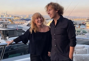 Пугачёва и Галкин* с размахом встретили Пасху в Израиле