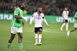 Дерби во Франции прервали на 30 минут из-за брошенной в судью монеты