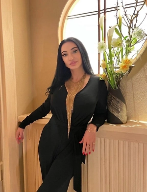 Люди, которые очень многого достигают, понимают с детства, что они особенные. И в его случае это именно так. Им недостаточно того, чем они владеют, что они могут делать, и хочется поднимать этот градус. Отсюда и комплекс Христа. Есть такое понятие в психотерапии, психологии и даже психиатрии. В случае Дурова — это как раз такая экстраполяция себя уже на весь мир, на галактику и прочее.