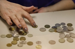 Россияне оценивают свою финансовую грамотность «на троечку»