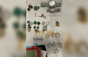 Москвичке грозит 5 лет за возвращение из Дубая с украшениями Cartier, Hermes и Rolex на 5 млн