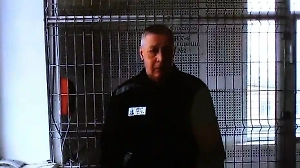 В московской квартире идёт шумная подготовка к приезду Ефремова и «чудовищной движухе»