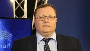 Турбулентность очень большая будет. Подорожает всё, понятное дело, в том числе серый импорт. Я не думаю, по разным причинам, причём по политическим, что будут санкции против нашей нефти. В любом случае 4 млн баррелей в сутки — это очень хорошая вещь. <...> И, естественно, рост тарифов всегда влечёт повышение цен, поэтому в понижение цен я особо не верю.