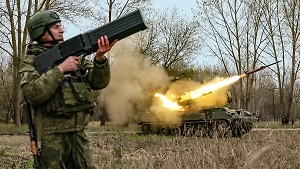 Новости СВО. Армия России зашла в Калиново и двигается к Горналю, ВСУ покидают окрестности Дзержинска, переговоры России и США, 10 апреля