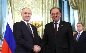 Путин загадал премьеру Малайзии загадку про три трона