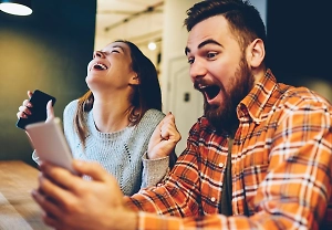 «Купишь мне сапоги»: Россиянка не сразу разглядела лишний нолик, когда муж сообщил ей, что сорвал куш