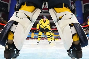 Швеция четвёртый раз подряд выиграла на ЧМ по хоккею, забив 6 голов Латвии 