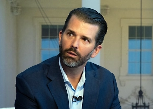 Сын Трампа обвинил олигархов в использовании украинцев как «пушечное мясо»