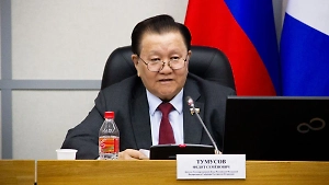 «Заройте топор войны!» Депутату Госдумы угрожают после критики «‎зарвавшегося» чиновника