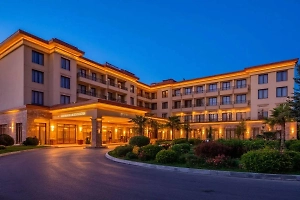 Туристов предупредили о подорожании билетов и отелей в России