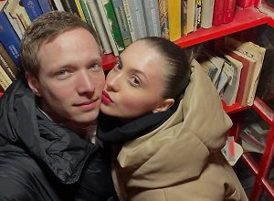 Звезда «Ландышей» сделал предложение своей девушке на набережной в Петербурге