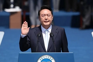 Экс-президента Южной Кореи Юн Сок Ёля обвиняют в злоупотреблении властью