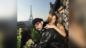 Невеста Тимати показала округлившийся живот в купальниках с отдыха на Мальдивах