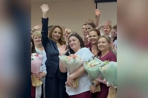 Певица МакSим устроила сюрприз врачам, спасшим ей жизнь