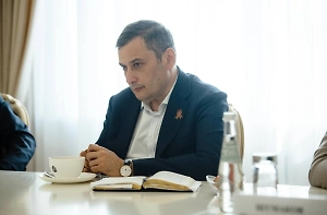 «Высшая планка»: Хинштейн оценил уровень коррупции в Курской области