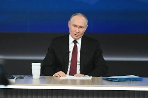 Путин поручил создать в Москве театр патриотической драматургии