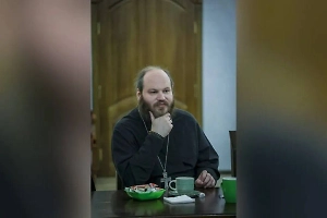 Иерей РПЦ извинился за сравнение русских мужчин с «овощебазой с триколором»
