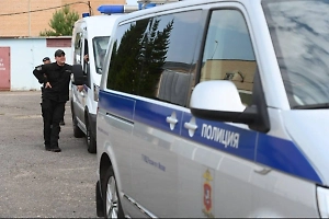 Целились в бутылки: В Петербурге женщина чуть не пострадала от оконных «снайперов»