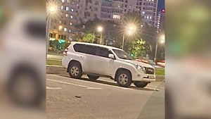 Неизвестный оставил оскорбление на авто российского офицера, которое могли заминировать в Москве