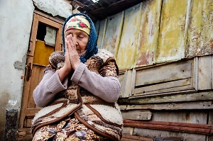 «Подносили воду под огнём»: ВСУ сделали жителей Часова Яра своими рабами