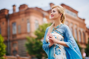 «Я бы очень обрадовалась»: Цыганова поддержала идею о снижении налогов для супружеских пар