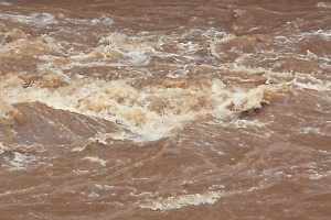 «Скоро полностью уйдёт»: В приморском посёлке паводком смыло единственный мост