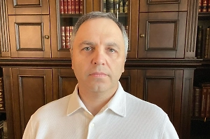 Киллер на байке подкараулил экс-советника Януковича у школы и убил на глазах у детей