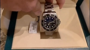 Капитан «Вашингтона» Овечкин показал часы, подаренные Малкиным и Кросби