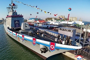 В Сеуле оценили состояние северокорейского эсминца после аварии на глазах у Ким Чен Ына