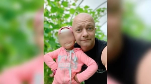 Пропавшую девочку из России нашли в другой стране с отцом-похитителем спустя 5 лет