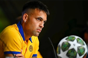 Серия A анонсировала финал ЛЧ русской песней, а потом сдала назад