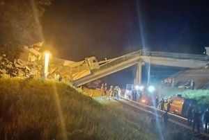 Мост в Брянской области рухнул за пару секунд до прохождения под ним поезда с пассажирами