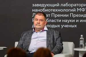 «Подростки любят снимать видео»: Писатель Лукьяненко объяснил успех конкурса «Мечты о будущем»