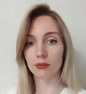 Авитаминоз — это состояние, связанное с полным отсутствием в организме одного или нескольких жизненно важных витаминов. Подчеркну: полным. То есть это крайняя степень витаминной недостаточности, которая в современном мире встречается довольно редко. А вот низкий уровень тех или иных витаминов правильнее называть гиповитаминозом.