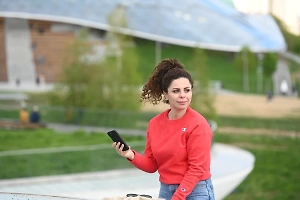 Позовите «внутреннего взрослого»: Психолог дала советы, как справиться с тревогой на фоне сбоев связи