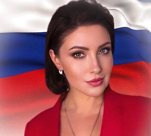 Этот парад был особенным. Особенным не только потому, что он был организован на высшем уровне. Он особенный, потому что в этот год, как никогда, было очень важно почувствовать друг друга сердцем, и все россияне были в едином порыве. Вся огромная наша страна, она как будто бы стала одним большим трепещущим сердцем.