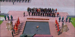 Песков: Многие лидеры приехали в Москву в День Победы, несмотря на давление