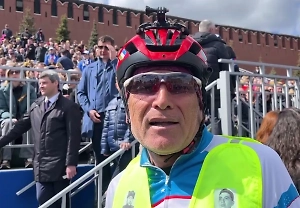 «Отдать дань»: 67-летний певец из Узбекистана 2 месяца ехал на велосипеде до Москвы ради Парада Победы