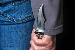 В Берлине двое неизвестных напали с ножом на мужчину, услышав украинскую речь