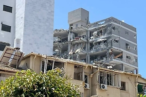 Пятеро украинцев погибли при ракетном ударе Ирана по израильскому Бат-Яму