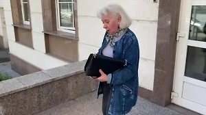 Мать битцевского маньяка покрыла матом журналиста Life.ru за вопрос об убившем 49 человек сыне