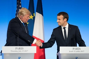 «Всё путает»: Трамп публично повздорил с Макроном